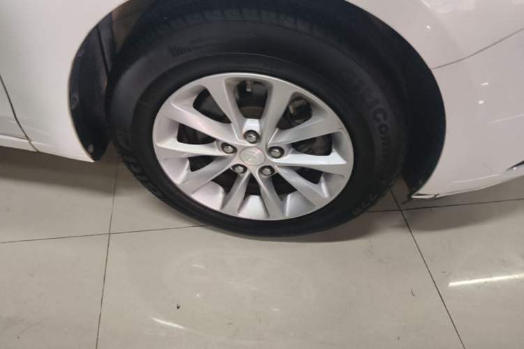 Used Buick GT 2019 15T Dual-Clutch Advanced Version China VI Standard Right Front Wheel Hub