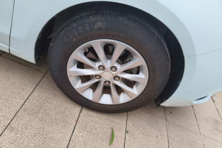 Used Buick GT 2019 15T Dual-Clutch Advanced Version China VI Standard Right Front Wheel Hub