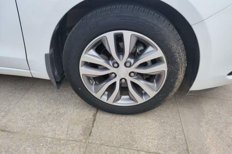 Used Buick GT 2019 18T Automatic Connected Elite Model China VI Standard Right Front Wheel Hub