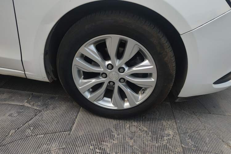 Used Buick GT 2019 15T Dual-Clutch Connected Elite Model China VI Right Front Wheel Hub