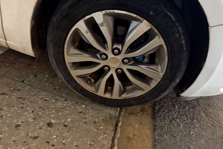 Used Buick GT 2019 18T Automatic Connected Flagship Version China VI Standard Right Front Wheel Hub