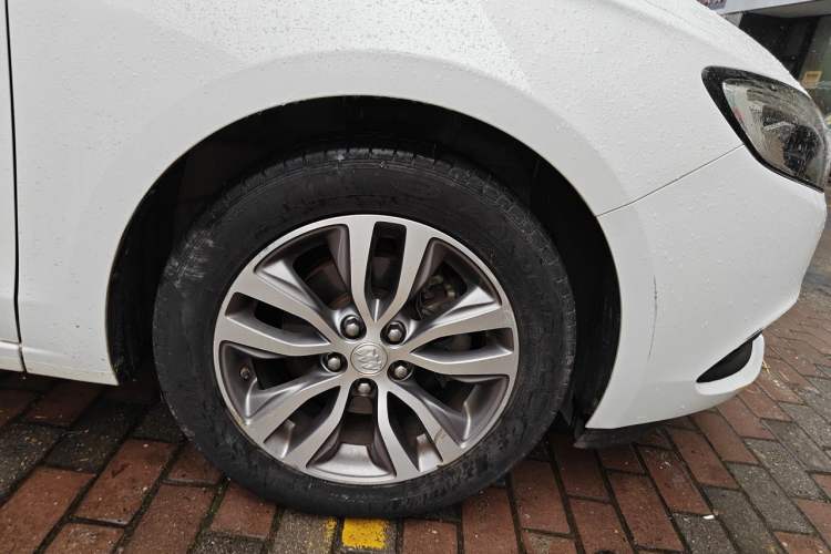Used Buick GT 2019 18T Automatic Connected Elite Model China V Standard Right Front Wheel Hub