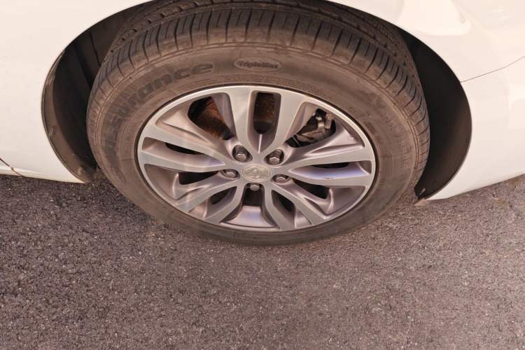 Used Buick GT 2019 18T Automatic Connected Elite Model China VI Standard Right Front Wheel Hub