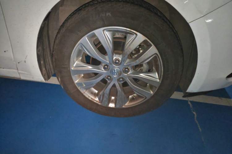 Used Buick GT 2019 15T Dual-Clutch Connected Elite Model China VI Right Front Wheel Hub