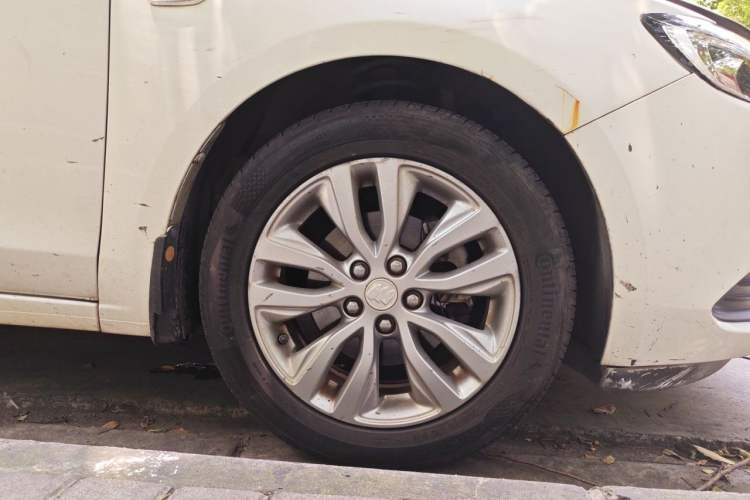 Used Buick GT 2019 15T Dual-Clutch Connected Elite Model China VI Right Front Wheel Hub