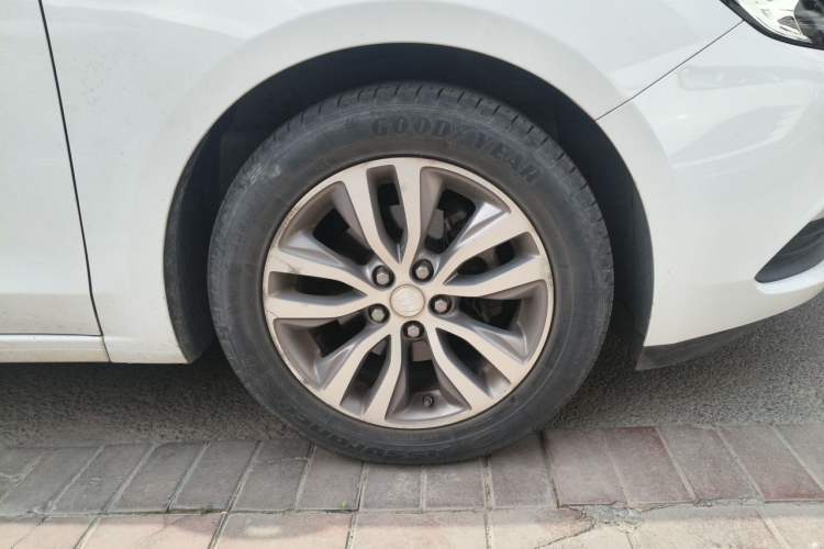 Used Buick GT 2019 18T Automatic Connected Elite Model China VI Standard Right Front Wheel Hub