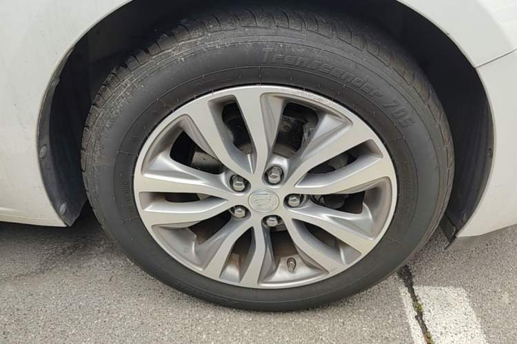 Used Buick GT 2019 18T Automatic Connected Elite Model China VI Standard Right Front Wheel Hub