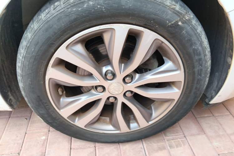 Used Buick GT 2019 18T Automatic Connected Elite Model China V Standard Right Front Wheel Hub