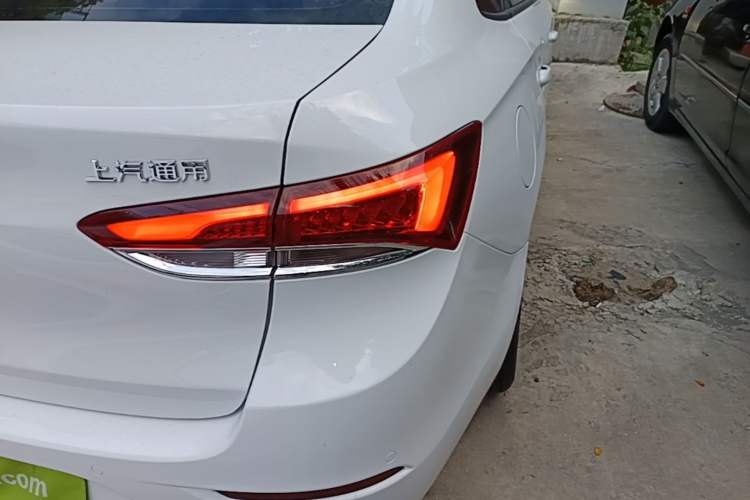 Used Buick GT 2019 18T Automatic Connected Elite Model China VI Standard Right Rear Taillight