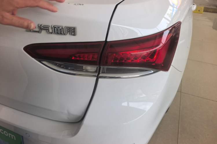 Used Buick GT 2019 18T Automatic Connected Elite Model China VI Standard Right Rear Taillight