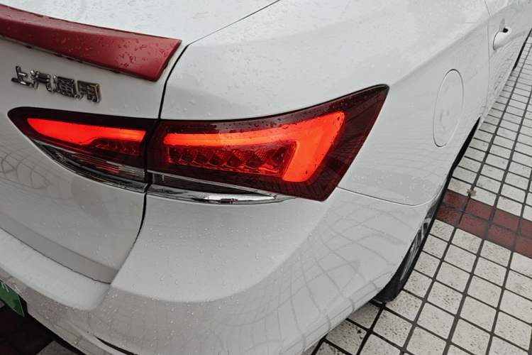 Used Buick GT 2019 18T Automatic Connected Elite Model China VI Standard Right Rear Taillight