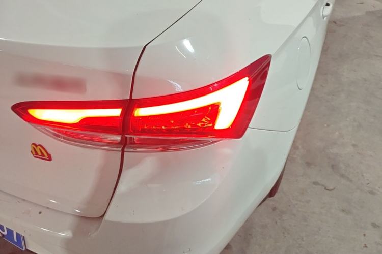 Used Buick GT 2019 15T Dual-Clutch Connected Elite Model China VI Right Rear Taillight