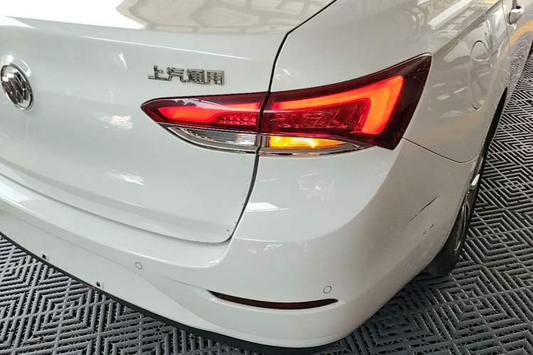 Used Buick GT 2019 18T Automatic Connected Elite Model China VI Standard Right Rear Taillight