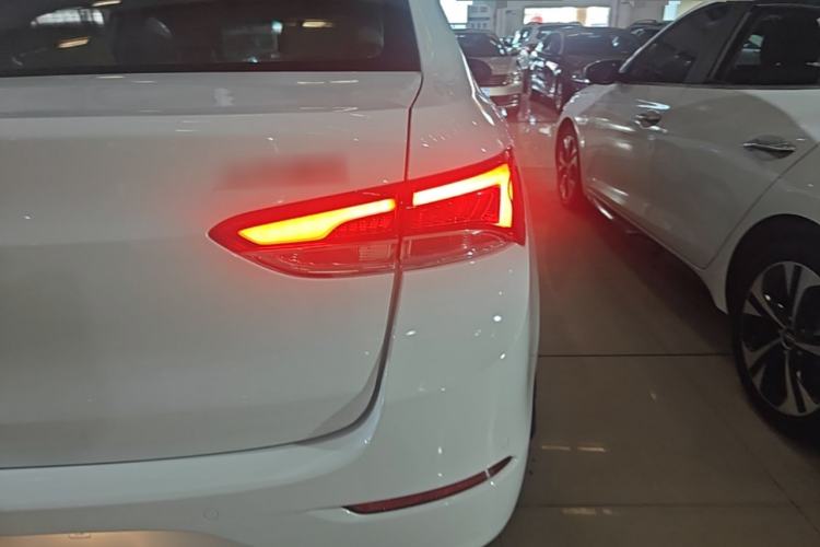Used Buick GT 2019 15T Dual-Clutch Connected Elite Model China VI Right Rear Taillight