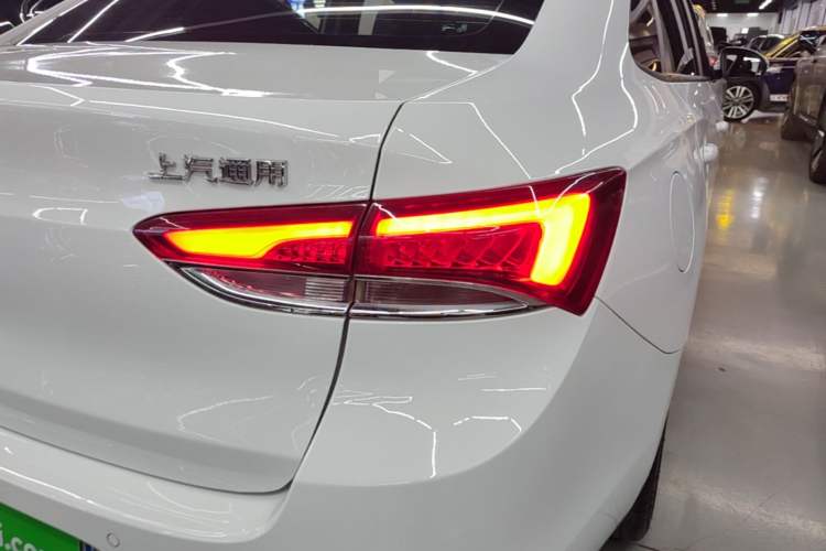Used Buick GT 2019 18T Automatic Connected Elite Model China VI Standard Right Rear Taillight