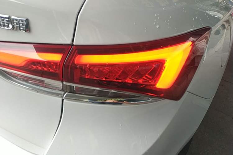 Used Buick GT 2019 18T Automatic Connected Elite Model China VI Standard Right Rear Taillight