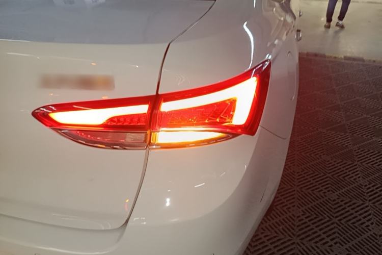 Used Buick GT 2019 18T Automatic Connected Elite Model China VI Standard Right Rear Taillight