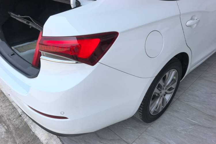 Used Buick GT 2019 18T Automatic Connected Elite Model China VI Standard Right Rear Taillight