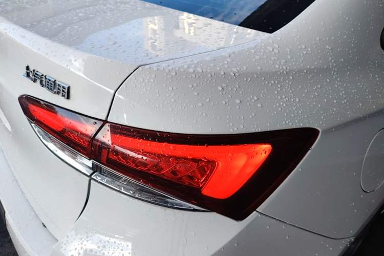 Used Buick GT 2019 18T Automatic Connected Elite Model China VI Standard Right Rear Taillight