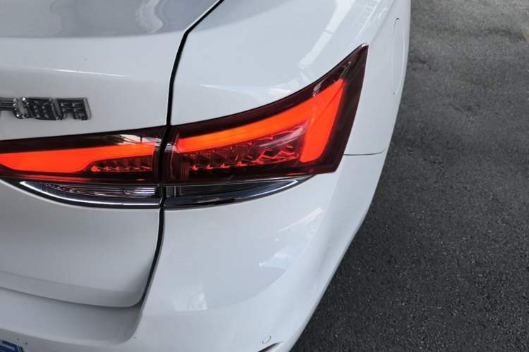 Used Buick GT 2019 18T Automatic Connected Elite Model China VI Standard Right Rear Taillight