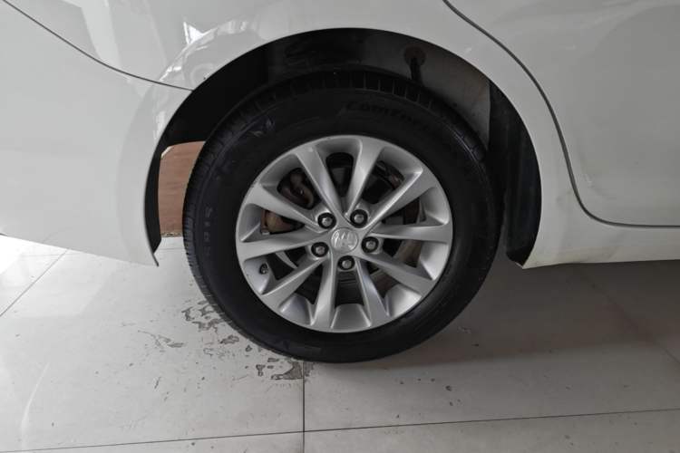 Used Buick GT 2019 15T Dual-Clutch Advanced Version China VI Standard Right Rear Wheel Hub