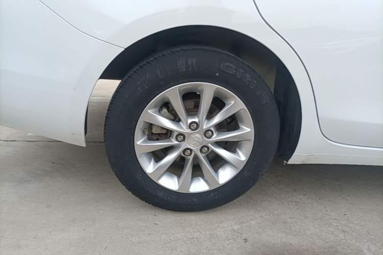 Used Buick GT 2019 15T Dual-Clutch Advanced Version China VI Standard Right Rear Wheel Hub