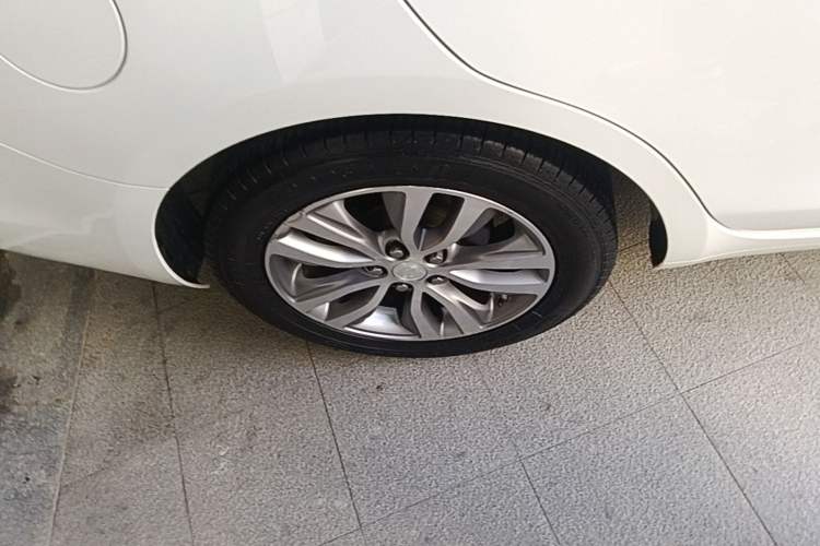 Used Buick GT 2019 18T Automatic Connected Elite Model China VI Standard Right Rear Wheel Hub