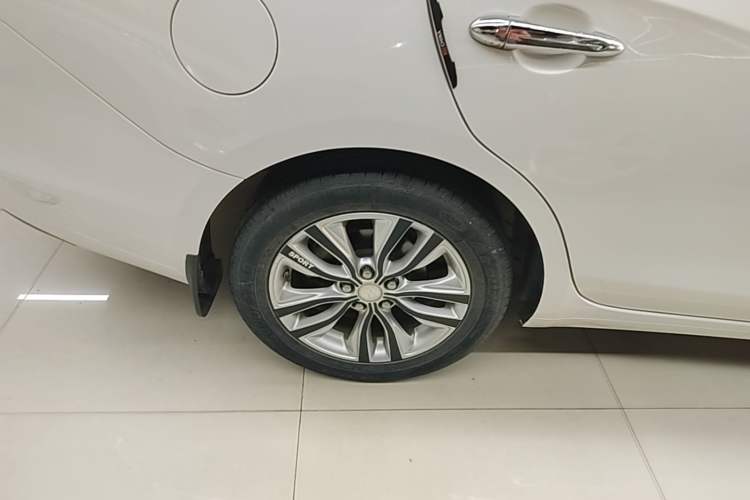 Used Buick GT 2019 15T Dual-Clutch Connected Elite Model China VI Right Rear Wheel Hub