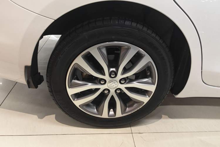 Used Buick GT 2019 18T Automatic Connected Elite Model China VI Standard Right Rear Wheel Hub