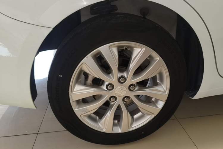 Used Buick GT 2019 15T Dual-Clutch Connected Elite Model China VI Right Rear Wheel Hub