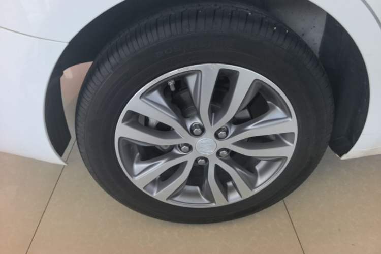 Used Buick GT 2019 18T Automatic Connected Elite Model China VI Standard Right Rear Wheel Hub