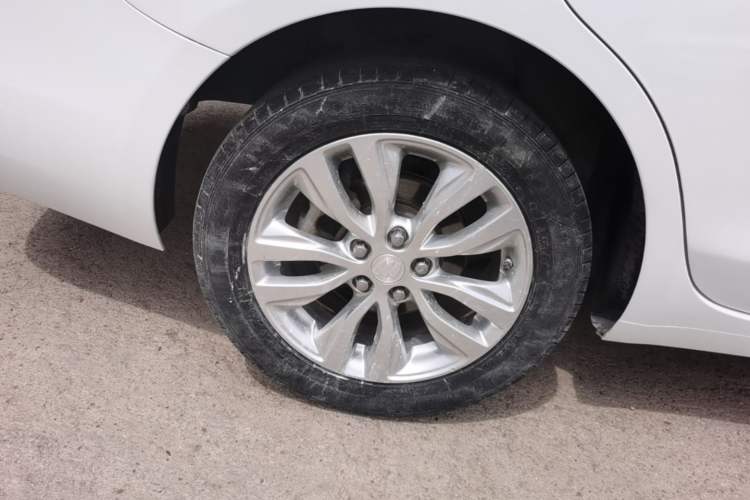 Used Buick GT 2019 15T Dual-Clutch Connected Elite Version China V Standard Right Rear Wheel Hub