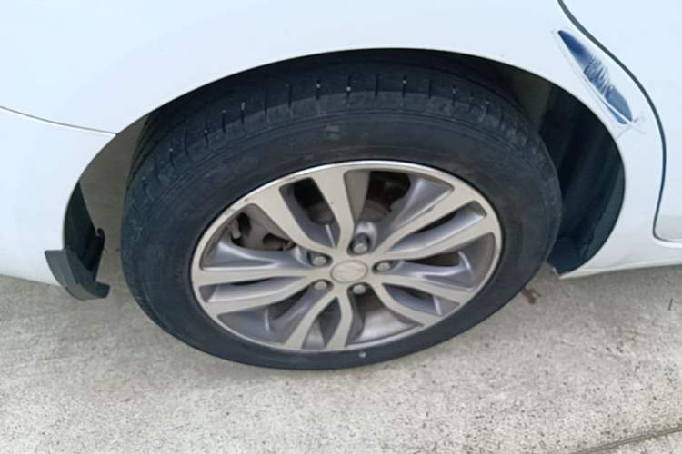 Used Buick GT 2019 18T Automatic Connected Elite Model China VI Standard Right Rear Wheel Hub