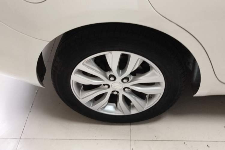 Used Buick GT 2019 15T Manual Elite Version China VI Standard Right Rear Wheel Hub