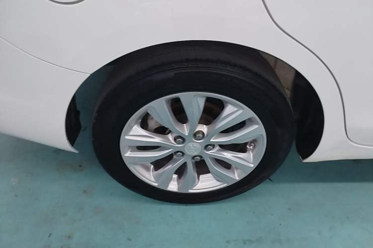 Used Buick GT 2019 15T Dual-Clutch Connected Elite Model China VI Right Rear Wheel Hub
