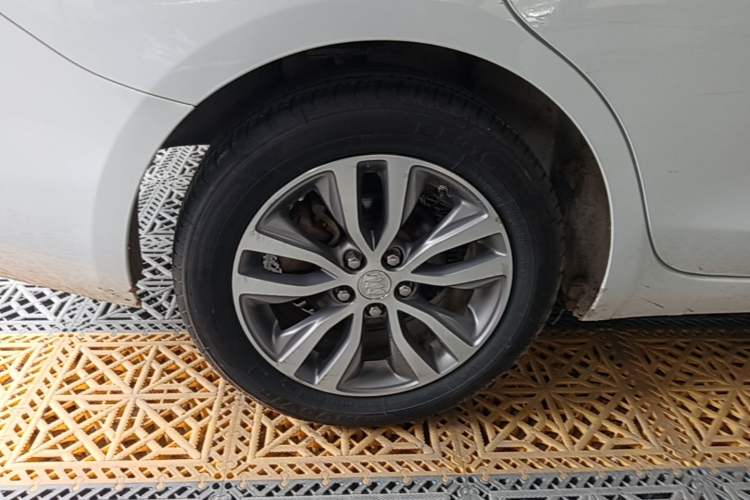 Used Buick GT 2019 18T Automatic Connected Elite Model China VI Standard Right Rear Wheel Hub