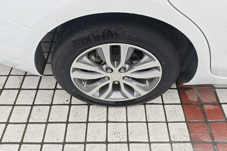 Used Buick GT 2019 18T Automatic Connected Elite Model China VI Standard Right Rear Wheel Hub