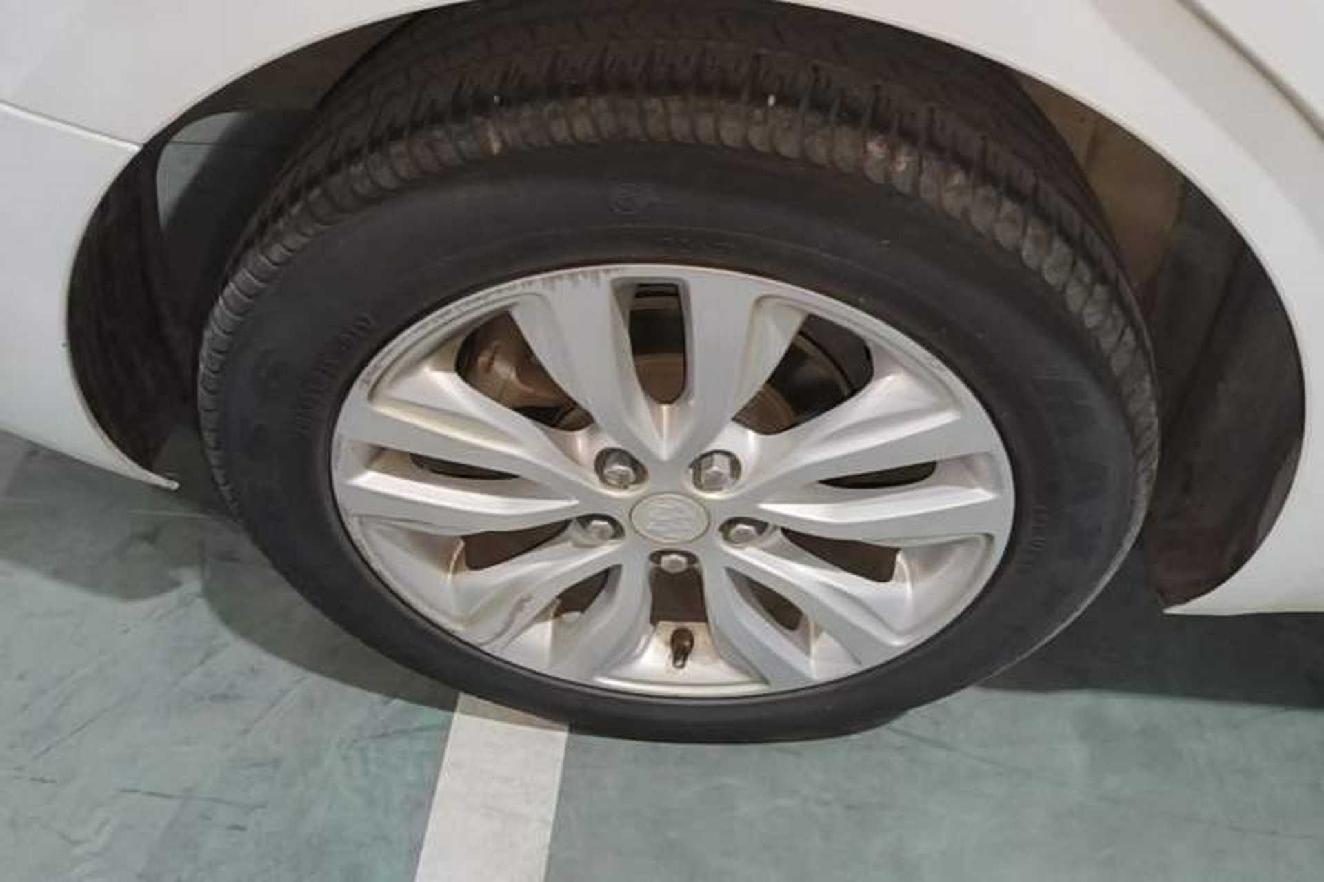 Used Buick GT 2019 15T Dual-Clutch Connected Elite Version China V Standard Right Rear Wheel Hub