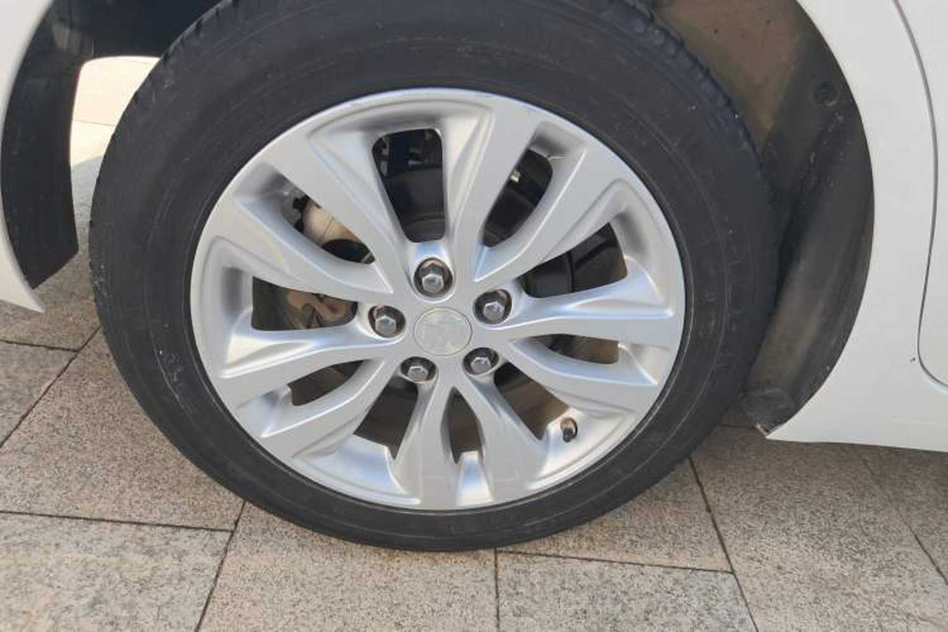 Used Buick GT 2019 15T Dual-Clutch Connected Elite Model China VI Right Rear Wheel Hub