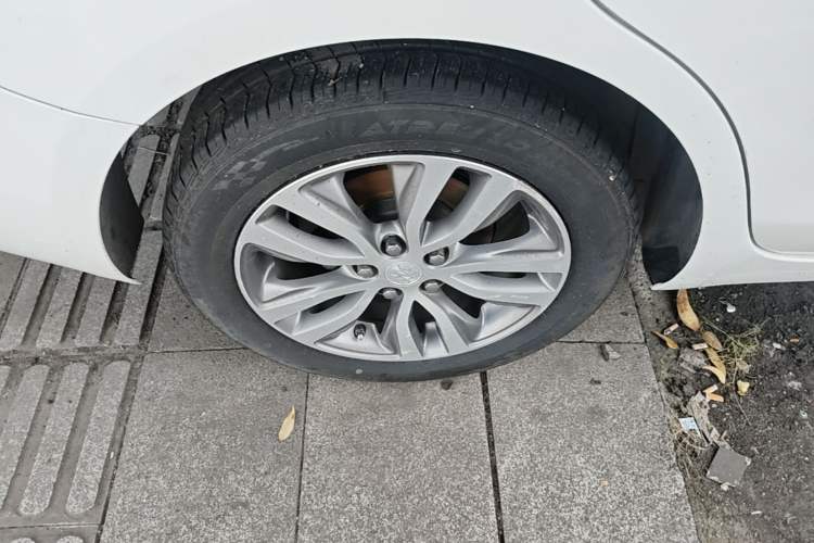 Used Buick GT 2019 18T Automatic Connected Elite Model China VI Standard Right Rear Wheel Hub