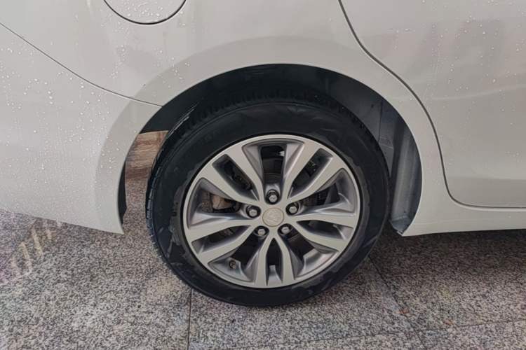Used Buick GT 2019 18T Automatic Connected Elite Model China VI Standard Right Rear Wheel Hub