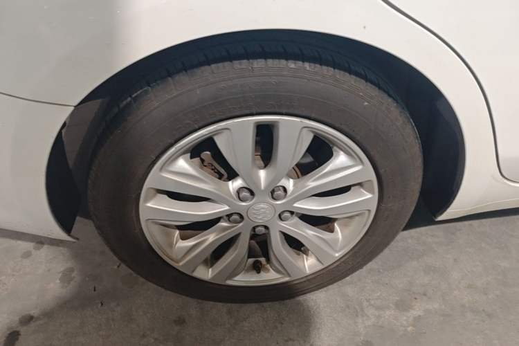 Used Buick GT 2019 15T Dual-Clutch Connected Elite Model China VI Right Rear Wheel Hub