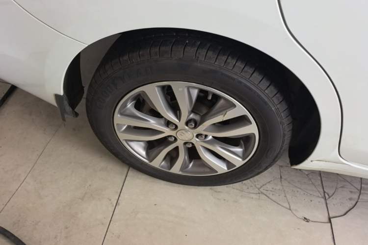 Used Buick GT 2019 18T Automatic Connected Elite Model China VI Standard Right Rear Wheel Hub