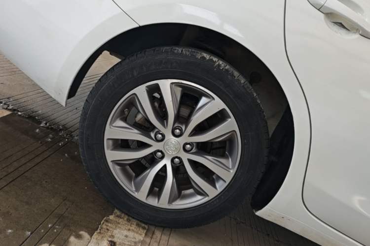 Used Buick GT 2019 18T Automatic Connected Elite Model China VI Standard Right Rear Wheel Hub