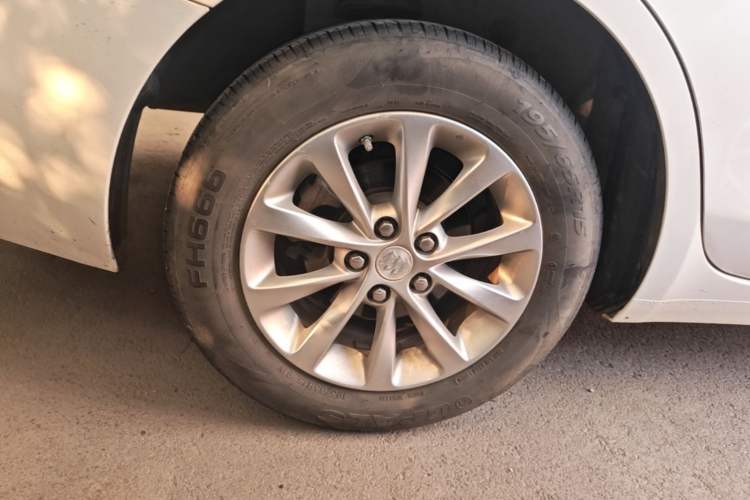 Used Buick GT 2019 15T Dual-Clutch Advanced Version China VI Standard Right Rear Wheel Hub