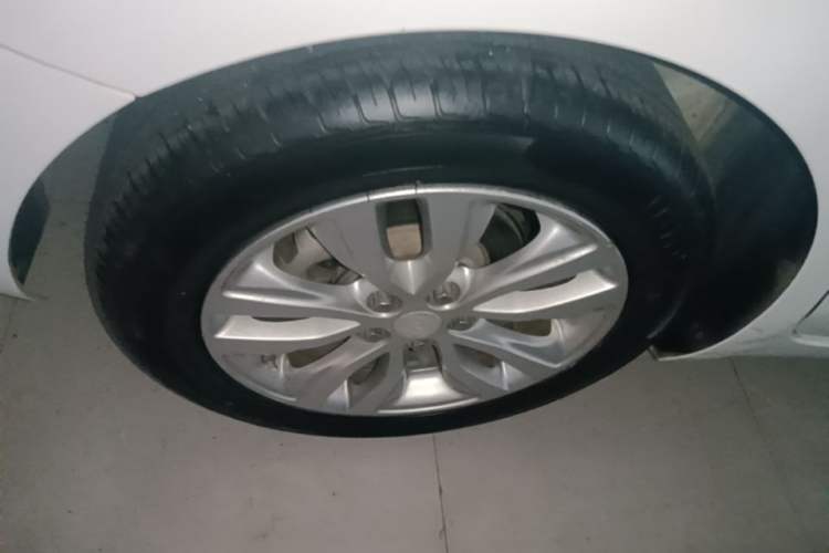Used Buick GT 2019 15T Manual Elite Version China VI Standard Right Rear Wheel Hub