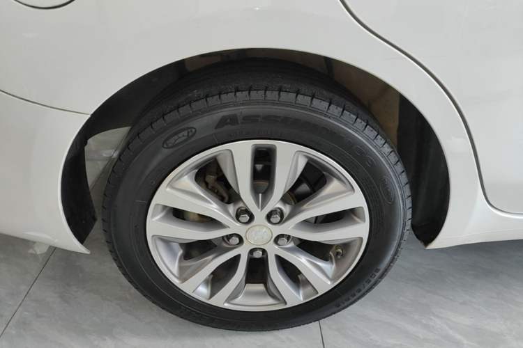 Used Buick GT 2019 18T Automatic Connected Elite Model China VI Standard Right Rear Wheel Hub
