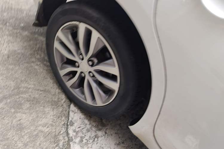 Used Buick GT 2019 18T Automatic Connected Elite Model China VI Standard Right Rear Wheel Hub