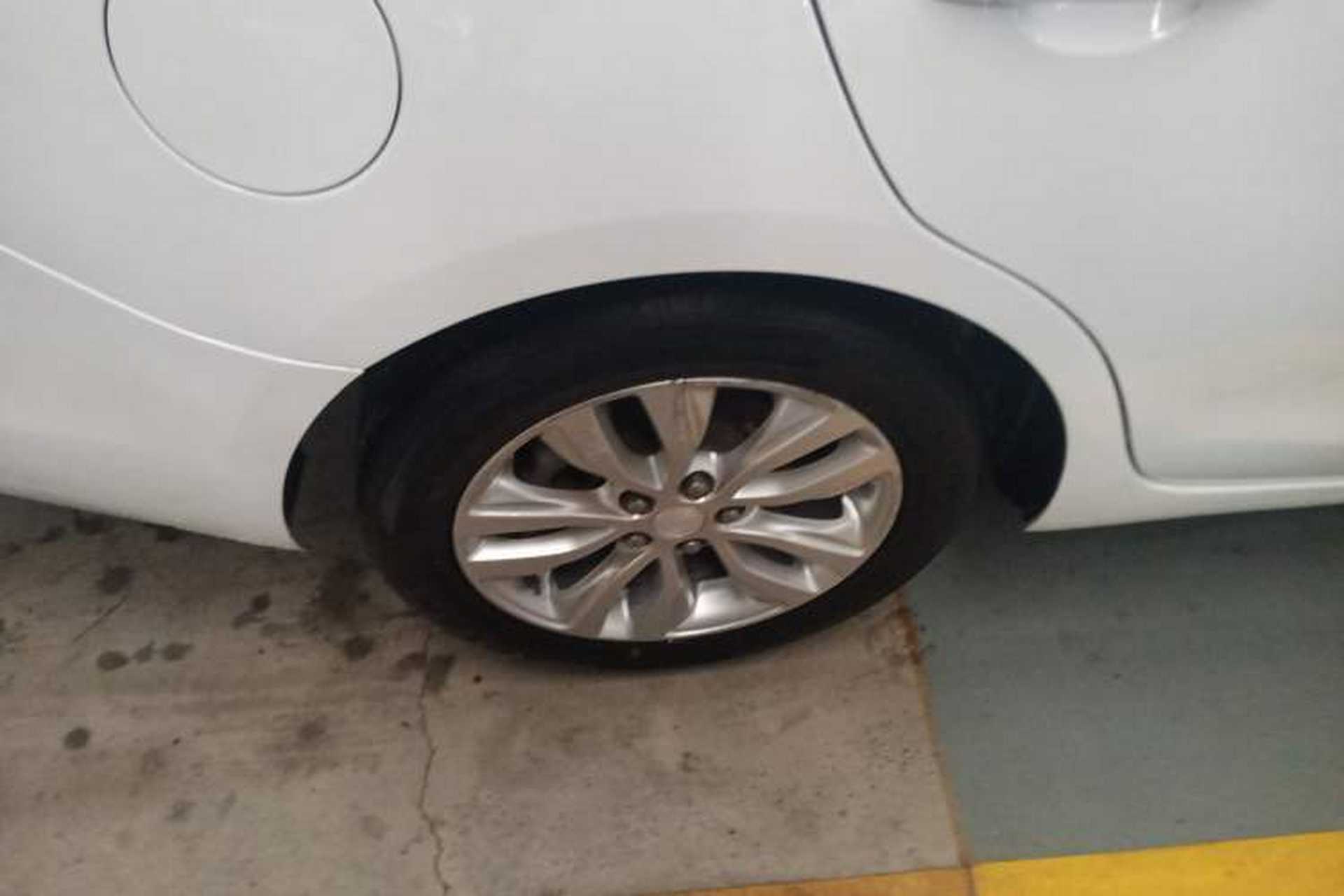 Used Buick GT 2019 15T Dual-Clutch Connected Elite Model China VI Right Rear Wheel Hub