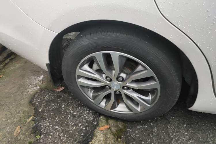 Used Buick GT 2019 18T Automatic Connected Elite Model China VI Standard Right Rear Wheel Hub